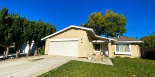 $4295 - 3 Bed/2 Bath Home on a Cul-de-sac near Coyote Creek in South San Jose/Small pet friendly! Gallery 1