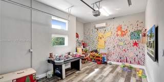 10223 NW 75th Ter Gallery 24