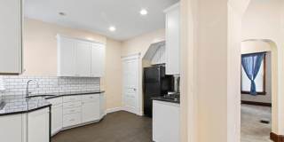 22 E Frankfort Street Gallery 13