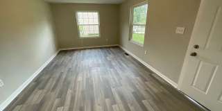 Room in 3 Bedroom Home at Glory St Gallery 17
