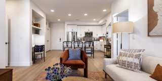 Caroline Georgetown Gallery 29