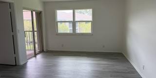 1536 SE Royal Green Gallery 6