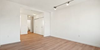 1202 E Pine Street Gallery 18