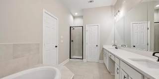 Spacious 3 Bedroom Home with Office on a Large Lot in Northwoods Gallery 9