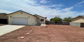 3 BEDROOM HOME ON HUGE LOT WITH SOLAR INCLUDED! Gallery 1