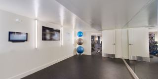 Senate Square Gallery 15