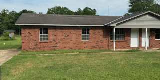 Nice 3 Bed 1 Bath Available Now! Gallery 1