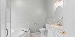 45426 Clarkes Crossing Square Gallery 30