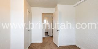 254 E. 700 S. - 2 Gallery 15