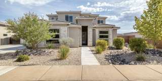 Ultimate Desert Oasis (Pool & 6 Car Garage) Ultimate Desert Oasis (Pool & 6 Car Garage) Gallery 1