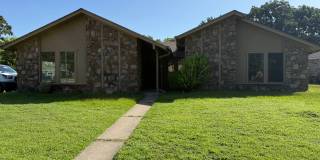 3 Bed 2 Bath Duplex with 2 Car Garage. Gas Heat & Hot Water. 3 Bed 2 Bath Duplex with 2 Car Garage. Gas Heat & Hot Water. Gallery 1