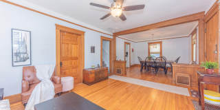 1123 W Huron Street Gallery 17