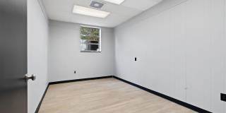 202 N Mulberry Street Gallery 17