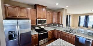 Available 07-08-26! Townhouse w/Garage - Pet Friendly - All Appliances Convey! Gallery 25