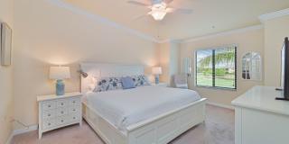 **2 + Den Condo - 1 Car garage - Fully Furnished - Short Term Lease (5.11 - 11.30) ** Gallery 18