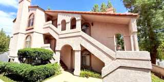 Beautiful 2-bed, 2-bath upper level Condo in West Hills Gallery 1