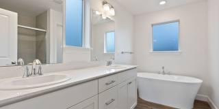 4 bedroom home in desirable neighborhood Gallery 29