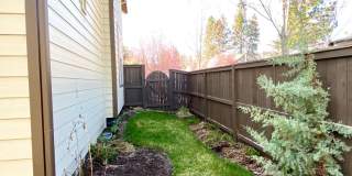 Warm & Inviting Home with Bonus Den in Prime SW Bend Location Gallery 38