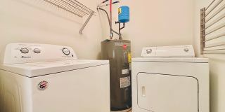 End-Unit 3BR Townhome Minutes to NCSU, Downtown & Crossroads Gallery 29