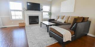 Pet Friendly Three Bedroom with Bonus! Gallery 4