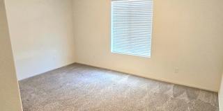 Large 3 Bedroom, 3 Bathroom Home with Solar Gallery 10