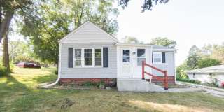Cozy 2 Bedroom 1 Bath Gallery 1
