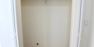 Private, REMODELED 1/1. In-Unit W/D! Dishwasher! Roof Deck! Parking! Gallery 9