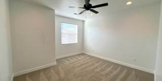 Townhome in Woodland Estates - Pool Access Gallery 13