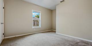 1622 Woodlawn Gallery 12