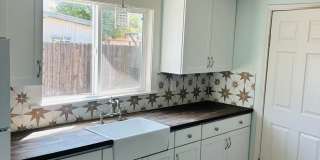 Charming 2 bed 1 bath near tower district Gallery 8