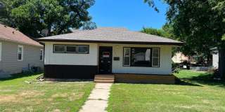 Updated 4+ Bedroom, 2 Bathroom House By Augustana University Gallery 1