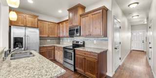 Gorgeous Townhome in Ridgefield! Gallery 3