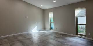 Spacious 3 Bed/2 Bath Townhouse w/ an Office in Northeast Tucson! Gallery 7