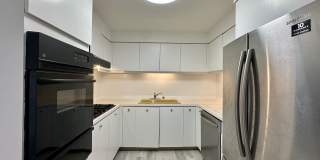 Available NOW - Highly Desired 2 BED 2 BATH Near Ala Moana Gallery 6