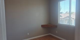 Beautiful 4 Bedroom 2.5 Bath with loft Gallery 20
