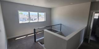 Just Like New!!  Great 3 bedroom 2.5 Bath duplex Gallery 15