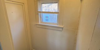 3 Bedroom, 1 Bathroom Single Family House Downtown Gallery 14