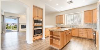 Queensridge Beauty - 5 bedroom on a 1/4+ acre lot Gallery 40