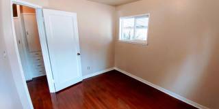 Bright two bedroom Home with a Covered Back Deck Bright two bedroom Home with a Covered Back Deck Gallery 10