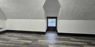 Charming 4 Bedroom 1 Bathroom Home for Rent! Gallery 13