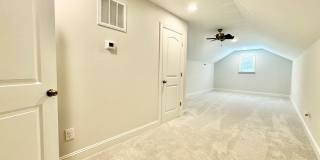 Updated 3 Bedroom High Point Condo with Large Bonus Room! Gallery 22