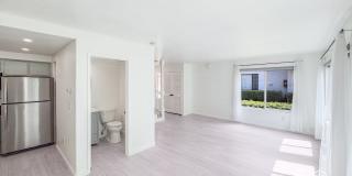 SD: Spacious 2BD/2.5BA home in Del Cerro with Fireplace, Private Balcony & 2-Car Garage Gallery 5