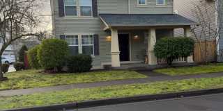 Beautiful 4-bedroom Dupont home Gallery 1