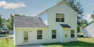 Large  3 Bedroom home in Sanford Gallery 1