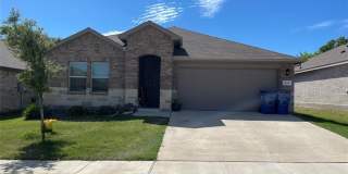 213 Asheville Street Gallery 1