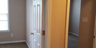 Room in 3 Bedroom Home at McGoogan Ln Gallery 23