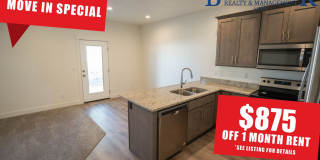 Great 3 Bedroom Townhome with Garage Gallery 1