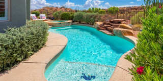 Beautiful 5 Bedroom Home- One Level and Private Pool Gallery 40