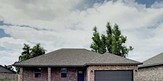 3 Bedroom 2 Bath Home in Yukon Schools Gallery 1