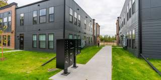 Forest Ave - Luxury Off-Campus Housing! Gallery 3
